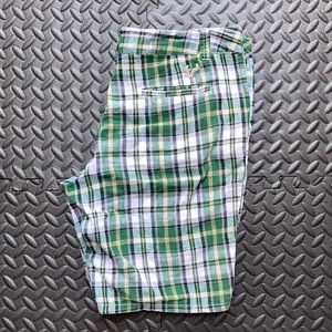 ⭐️FGCU Women’s Plaid shorts size 8 multicolor